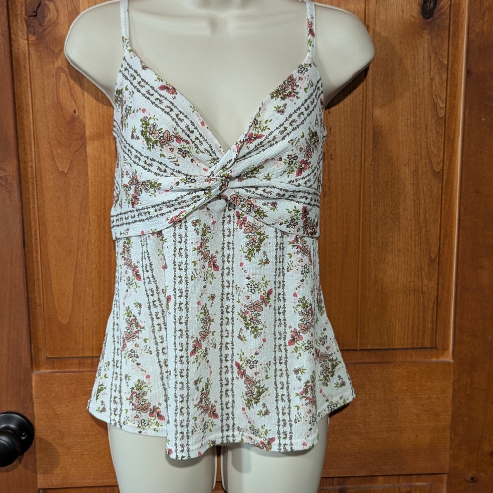 Sweet Wanderer White Floral Twist Front Camisole